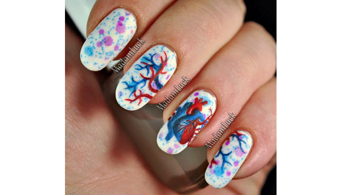 Human-Heart-Round-Nail-Design